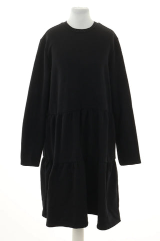 Schwarzes Kleid