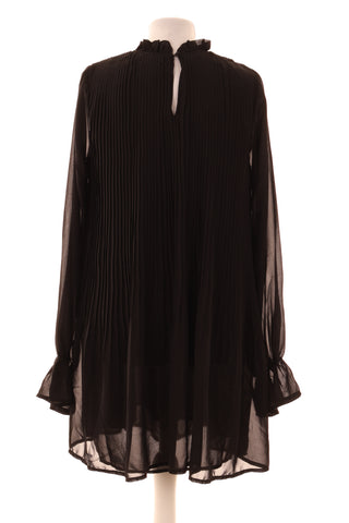 Schwarzes Kleid
