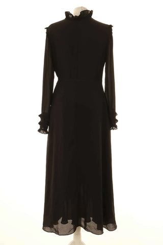 Schwarzes Kleid