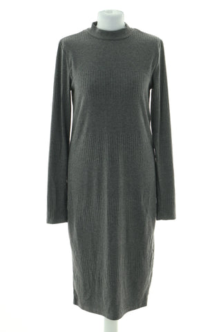 Graues Kleid