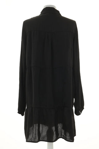 Schwarzes Kleid