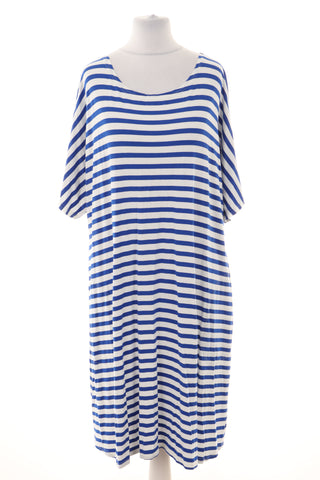 Kleid mit Streifen