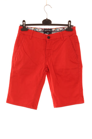 Rote Shorts