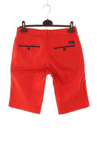 Rote Shorts