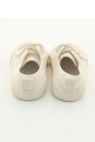 Weiße Schuhe