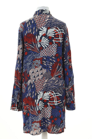Dunkelblaues Kleid mit Muster