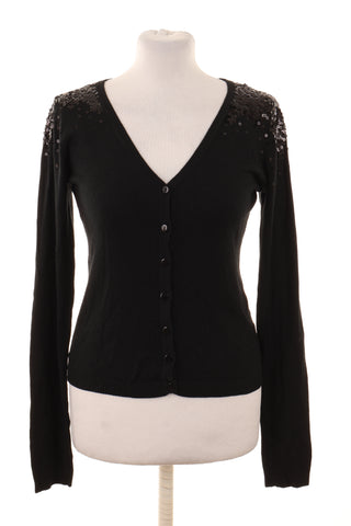 Schwarzer Pullover