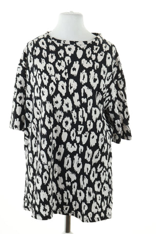 Schwarze Bluse mit Tupfen
