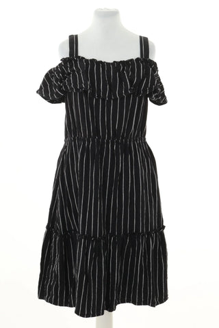 Schwarzes Kleid mit Streifen