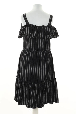 Schwarzes Kleid mit Streifen