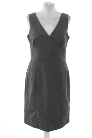 Graues Kleid