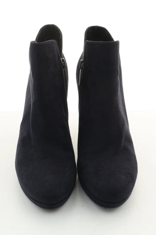 Dunkelblaue Stiefeletten