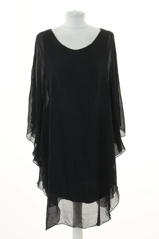 Schwarzes Kleid