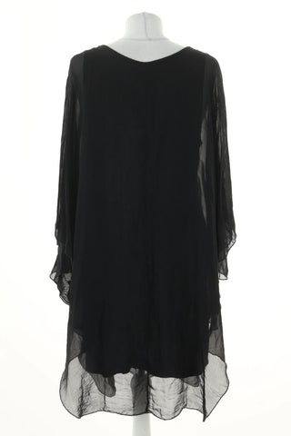 Schwarzes Kleid