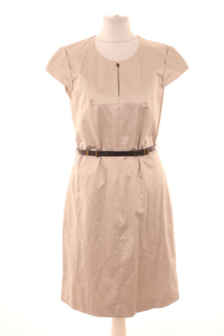 Beiges Kleid