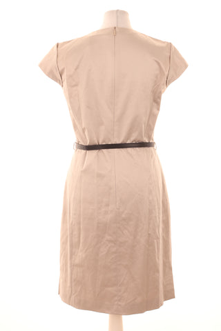 Beiges Kleid