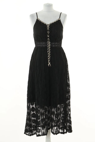 Schwarzes Kleid