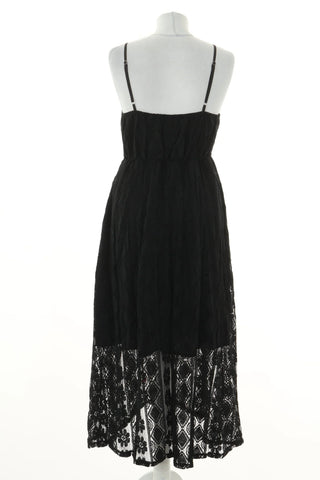 Schwarzes Kleid