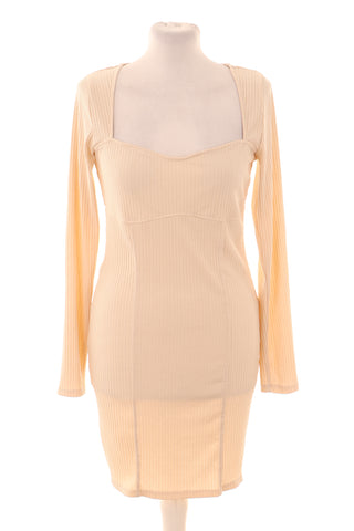 Beiges Kleid