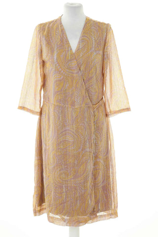 Rosa Kleid mit Muster