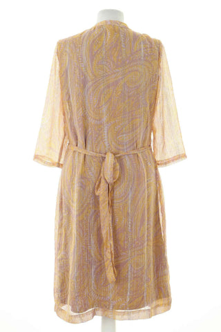 Rosa Kleid mit Muster