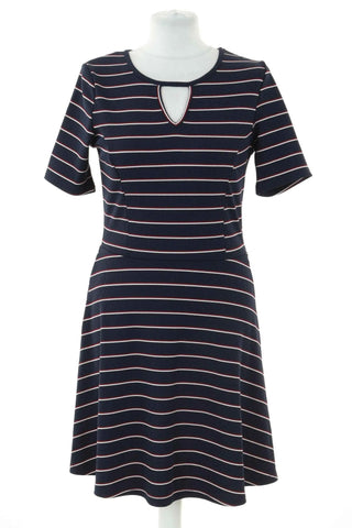 Dunkelblaues Kleid mit Streifen