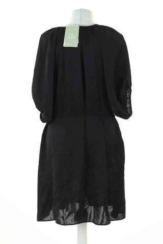 Schwarzes Kleid