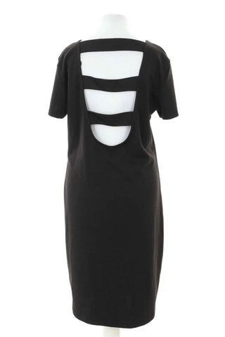 Schwarzes Kleid
