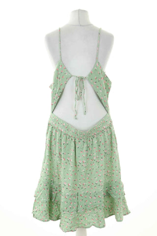 Grünes Kleid mit Blumen