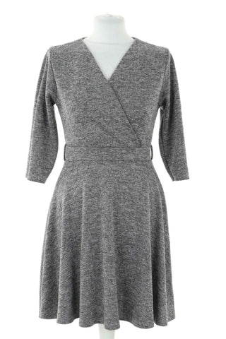 Graues Kleid