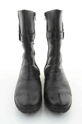 Schwarze Lederstiefel