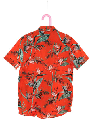 Rotes Hemd mit Muster