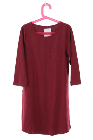 Bordeauxrotes Kleid