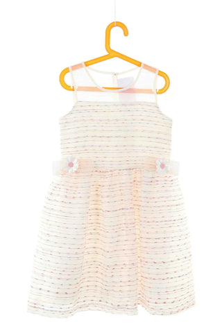 Weißes Kleid mit Muster