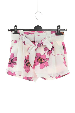 Weiße Shorts mit Blumen