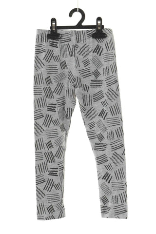 Graue Shorts mit Muster